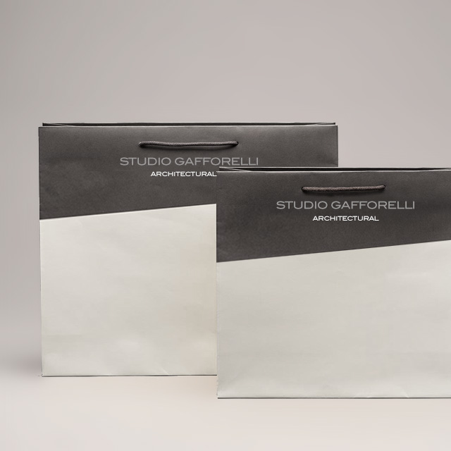 Le shopper manuali sono borse realizzazte con caratteristiche diverse fra corpo borsa e scelta maniglia