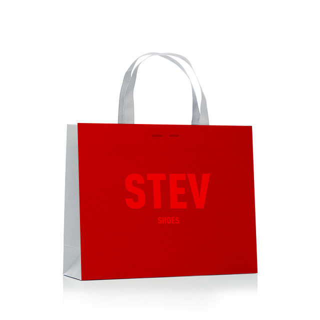 Le shopper manuali sono borse realizzazte con caratteristiche diverse fra corpo borsa e scelta maniglia