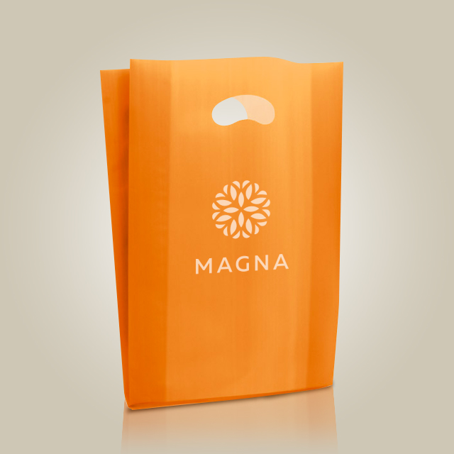 Le shopper in plastica sono borse a busta realizzate a corpo unico con buco maniglia integrata nella borsa